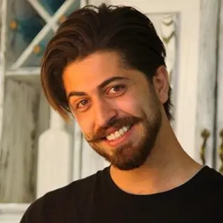 علی رضا پویا